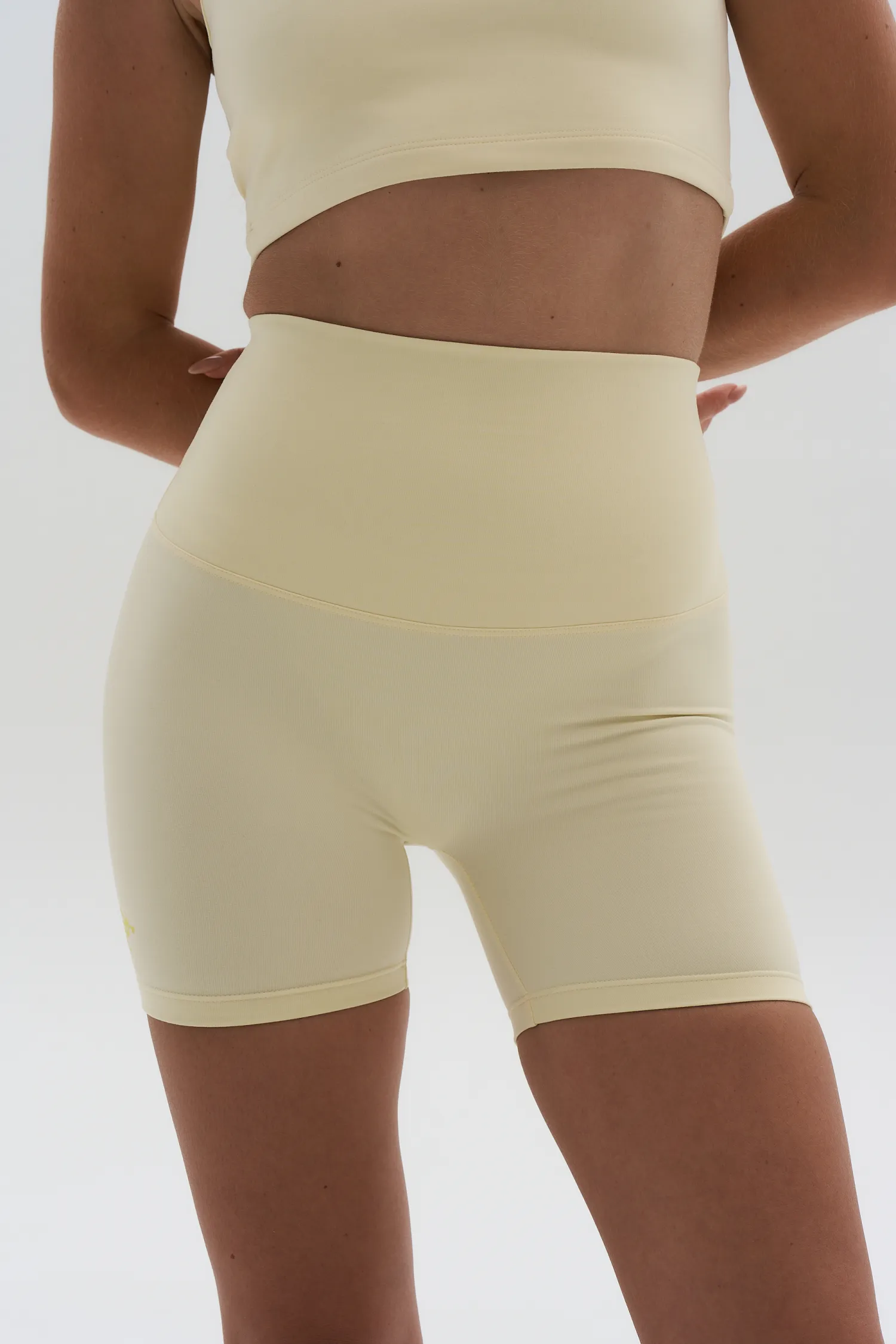 Women’s Biker Shorts Discipline — Champagne
