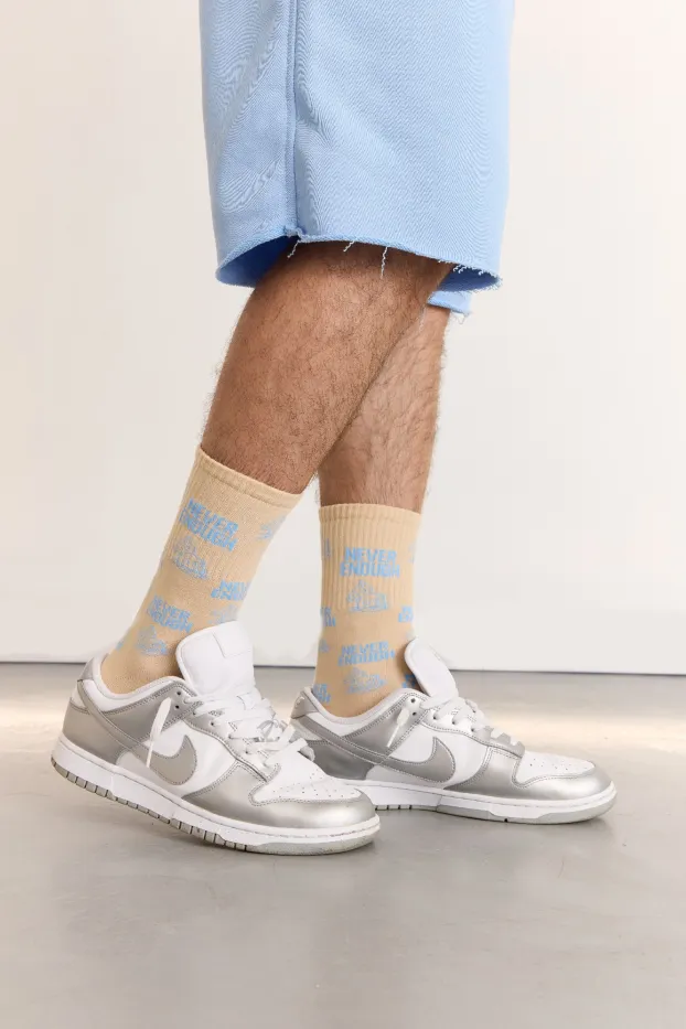 Herren Socken – Never Enough – Beige – 90 % Baumwolle / 7 % Elasthan / 3 % Polyamid – Ready To Fight (RTF) – 40-44